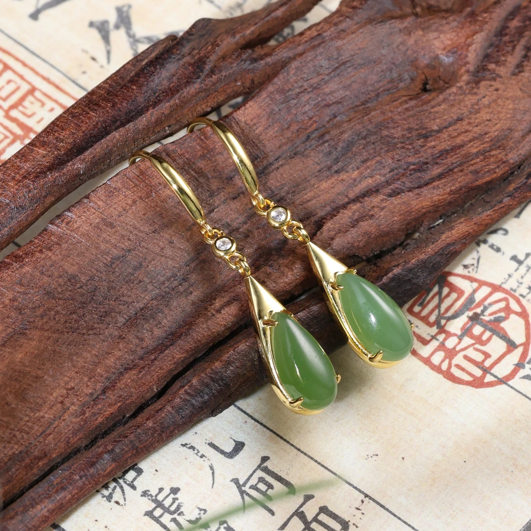 爱思尔新疆和田玉耳环S925碧玉水滴耳环0AYA0D43（多样性发货