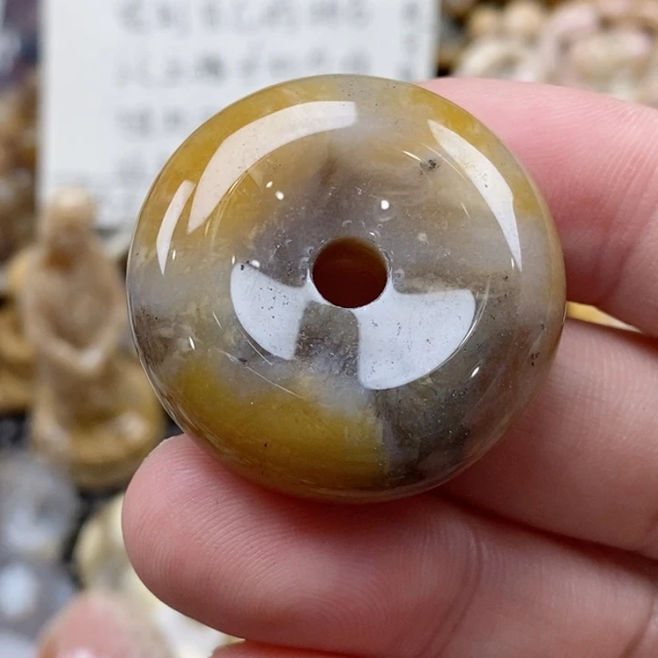 硅化珊瑚（珊瑚玉）未镶嵌颈饰塞***岸