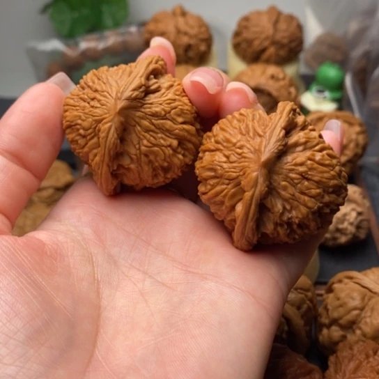 文玩核桃吊坠全品44红狮子