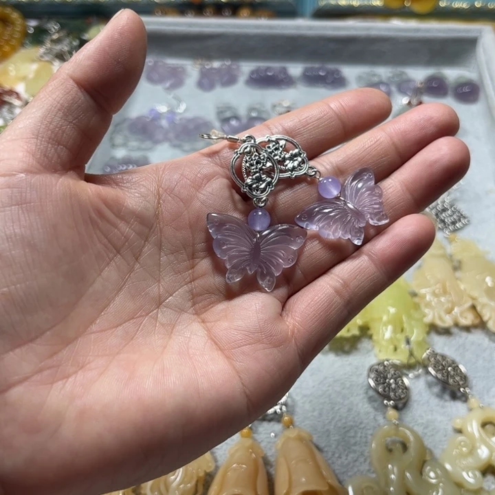 蛇纹石玉未镶嵌耳饰
