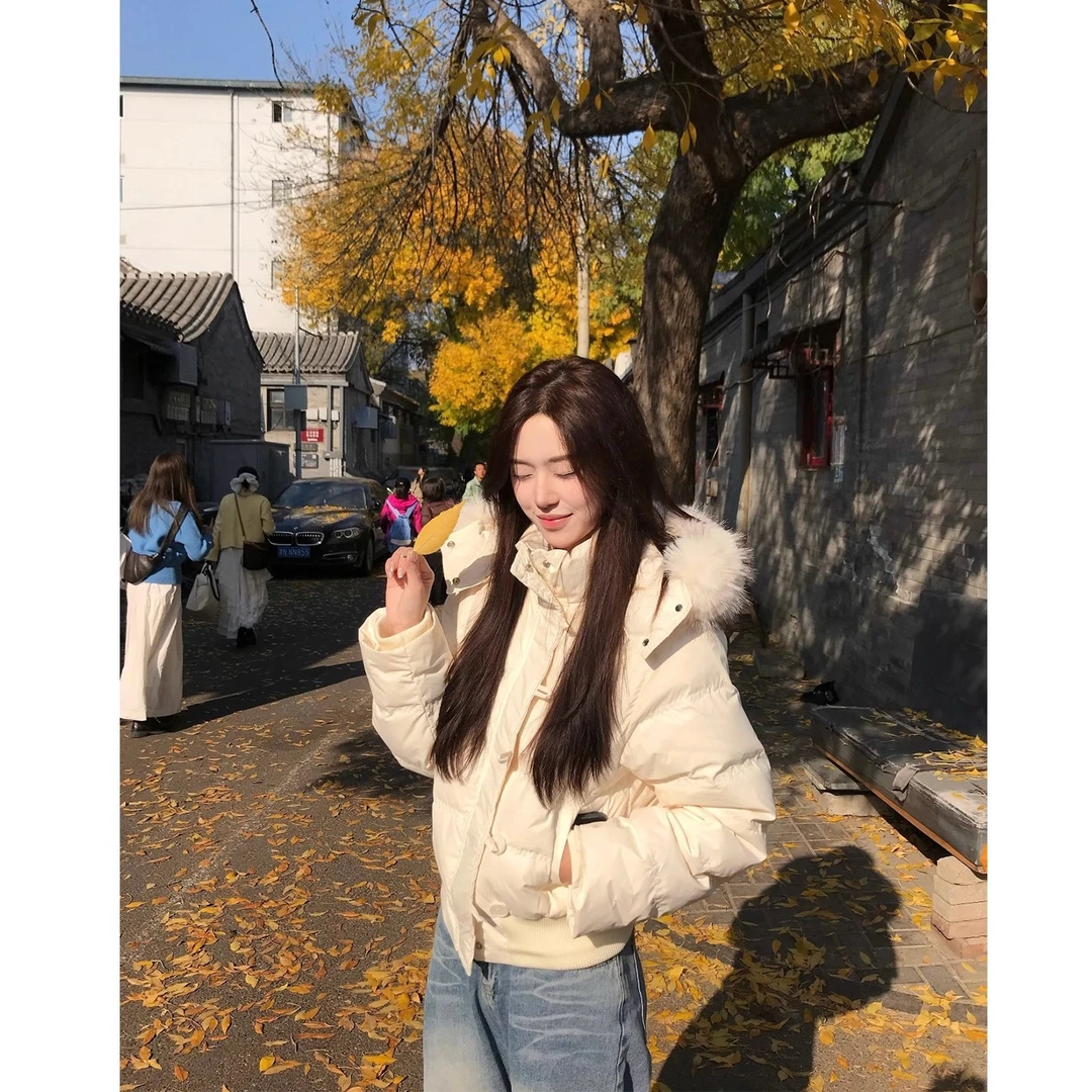 米白色大毛领短款羽绒服女冬季新款韩系超好看白鸭绒加厚连帽外套