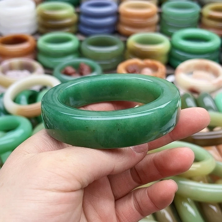 未镶嵌手镯（圆镯）石英质玉