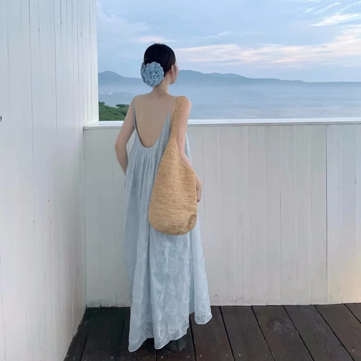 褶皱天丝露背吊带连衣裙女夏季高级感气质宽松海边度假提花长裙子