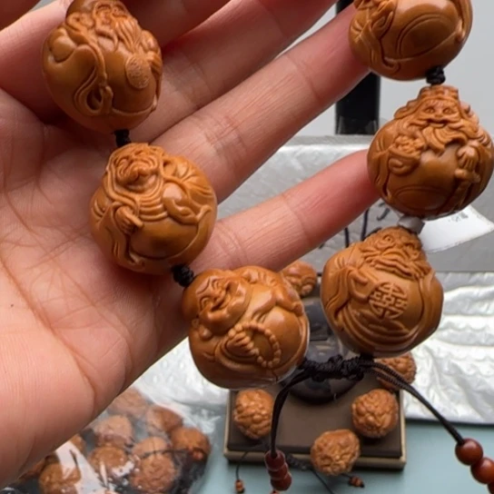 桃核吊坠橄榄雕工艺品