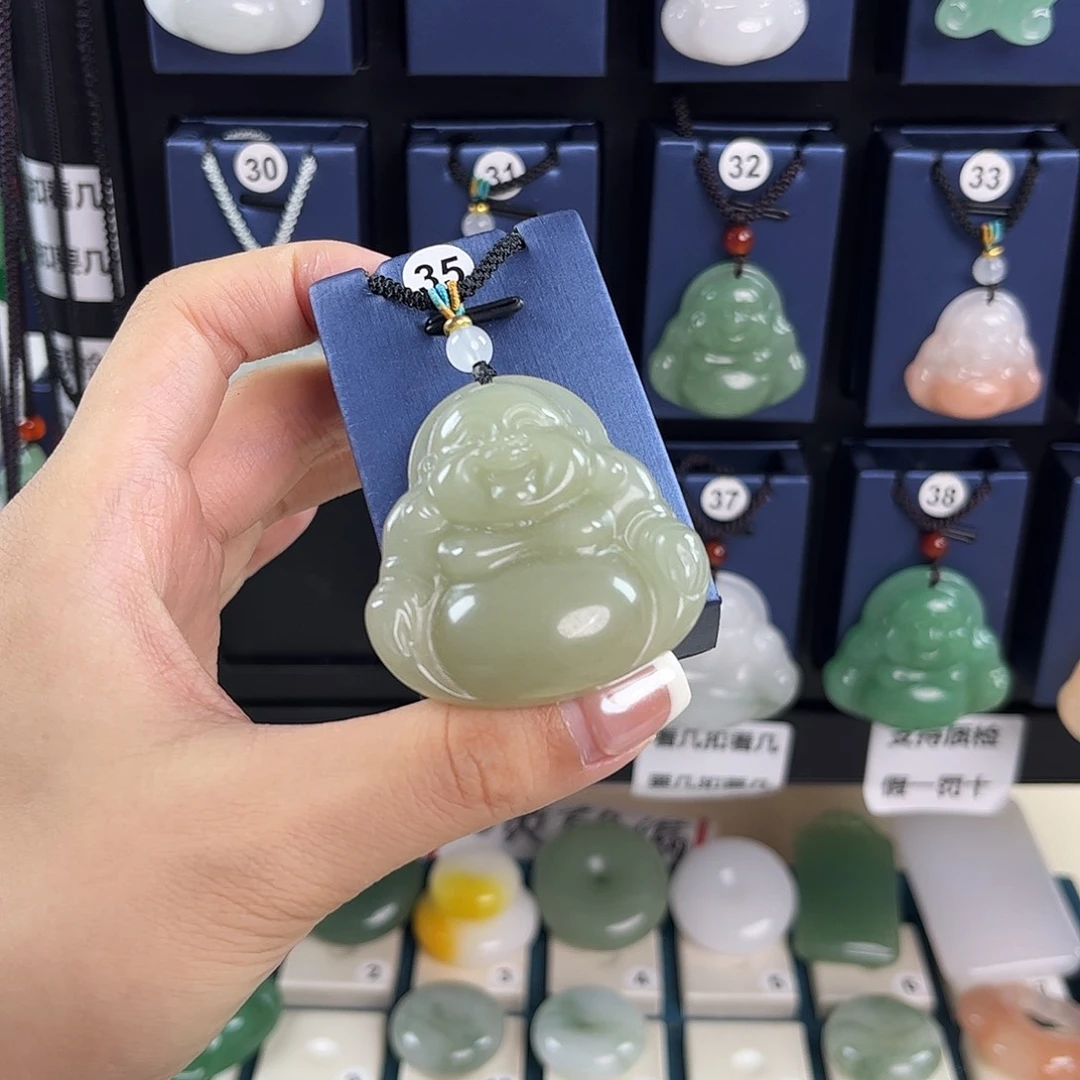 三***）石英质玉未镶嵌颈饰