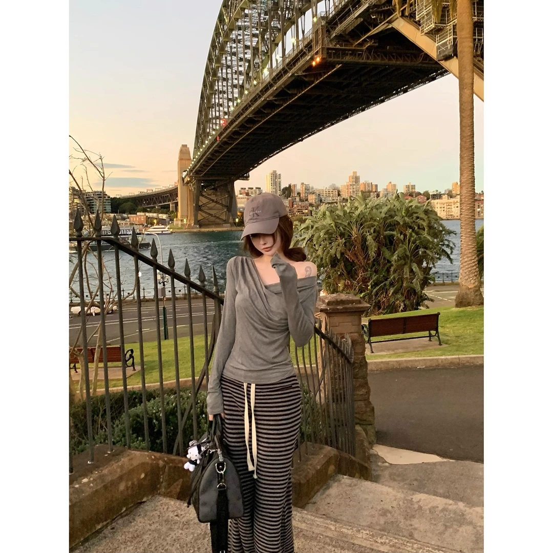 C位瘦瘦Tee 纯欲风大领口抽褶设计V领长袖T恤女宽松收腰白色上衣