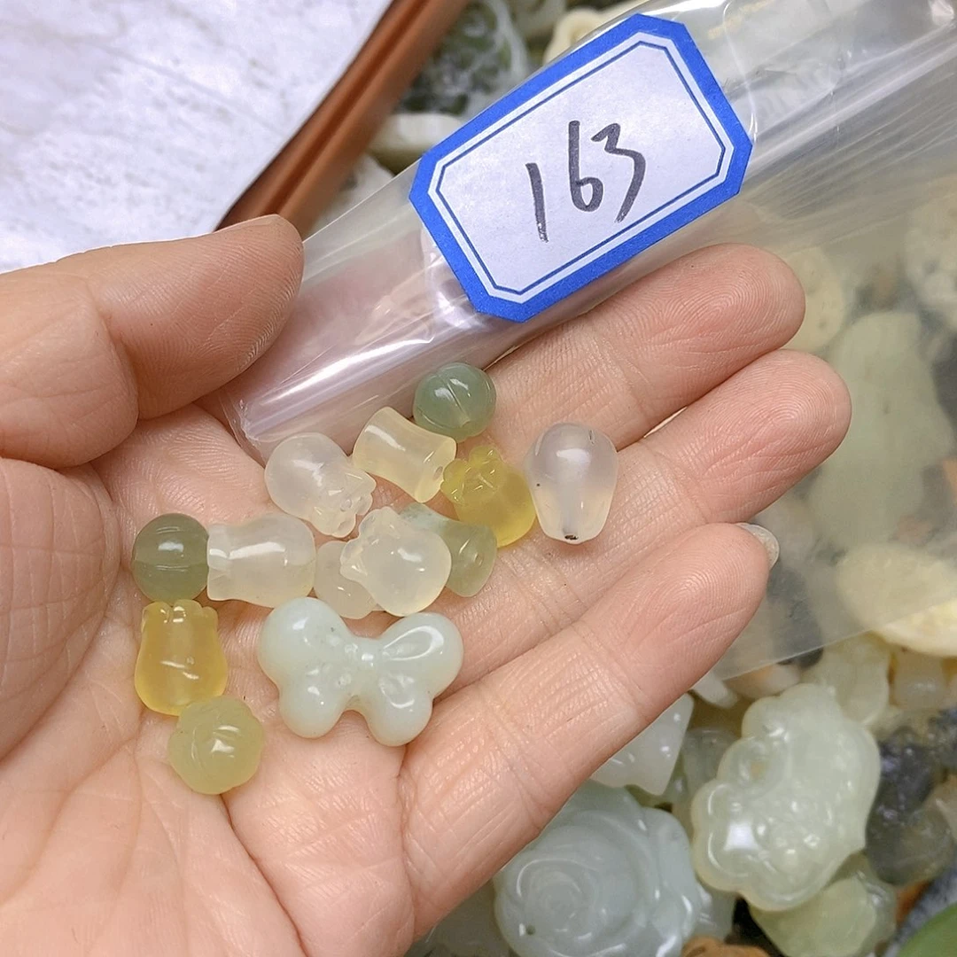 蛇纹石玉未镶嵌颈饰c****晶163