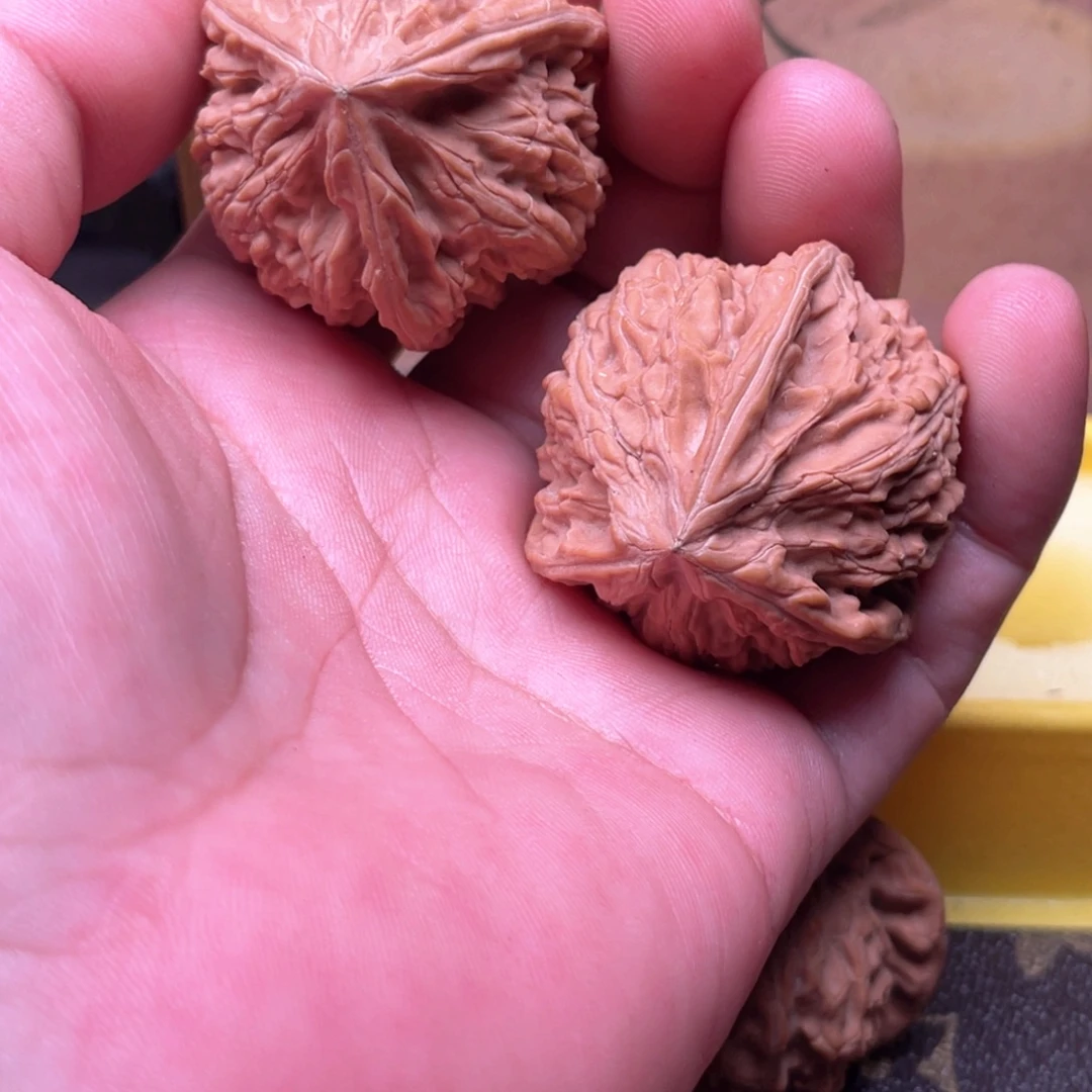 N***o文玩核桃吊坠40文山三棱