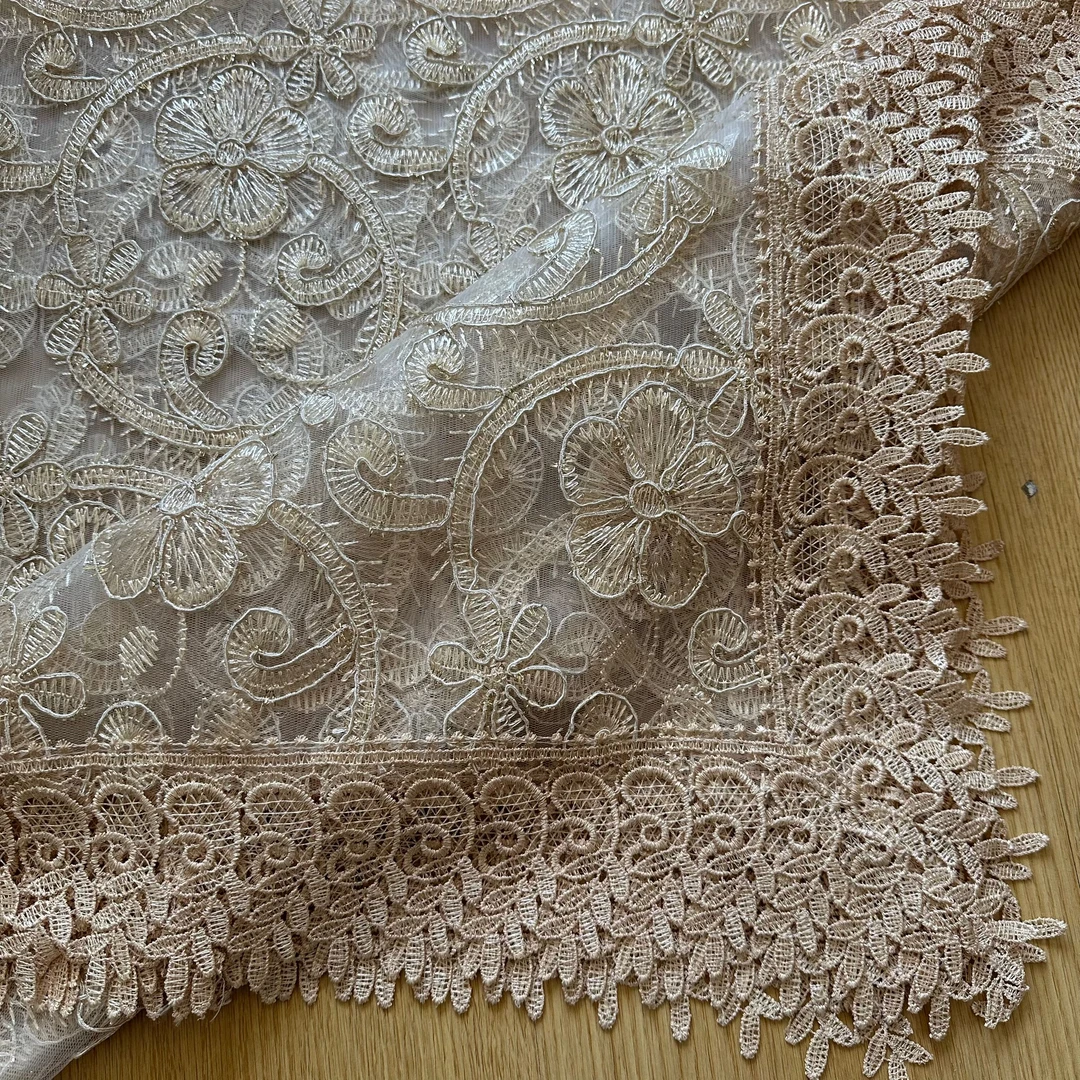 8001-56 捡漏桌布（130*130CM）