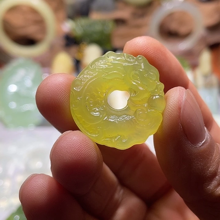蛇纹石玉未镶嵌珠宝奇石