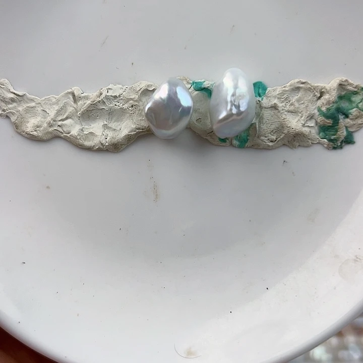 银S925镶嵌淡水珍珠耳饰卡**啦