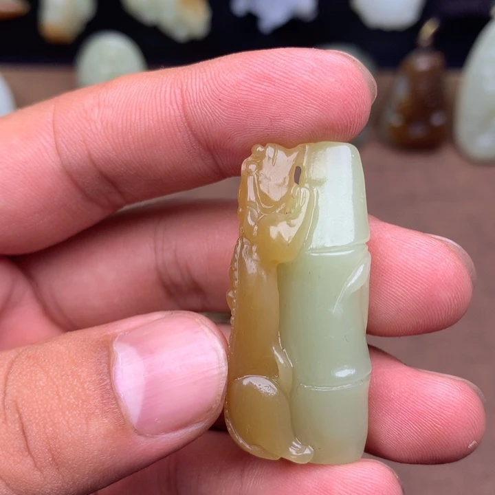 颈饰未镶嵌和田玉