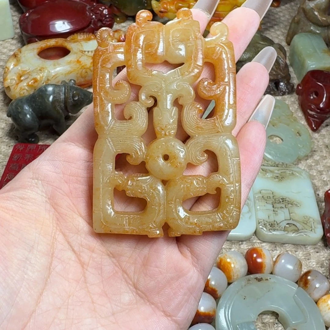 蛇纹石玉未镶嵌颈饰
