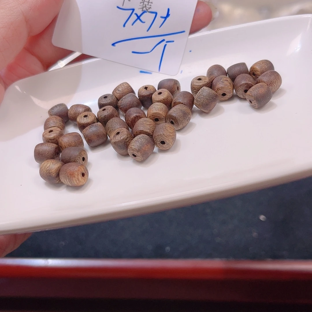 水晶未镶嵌珠宝半成品125 。