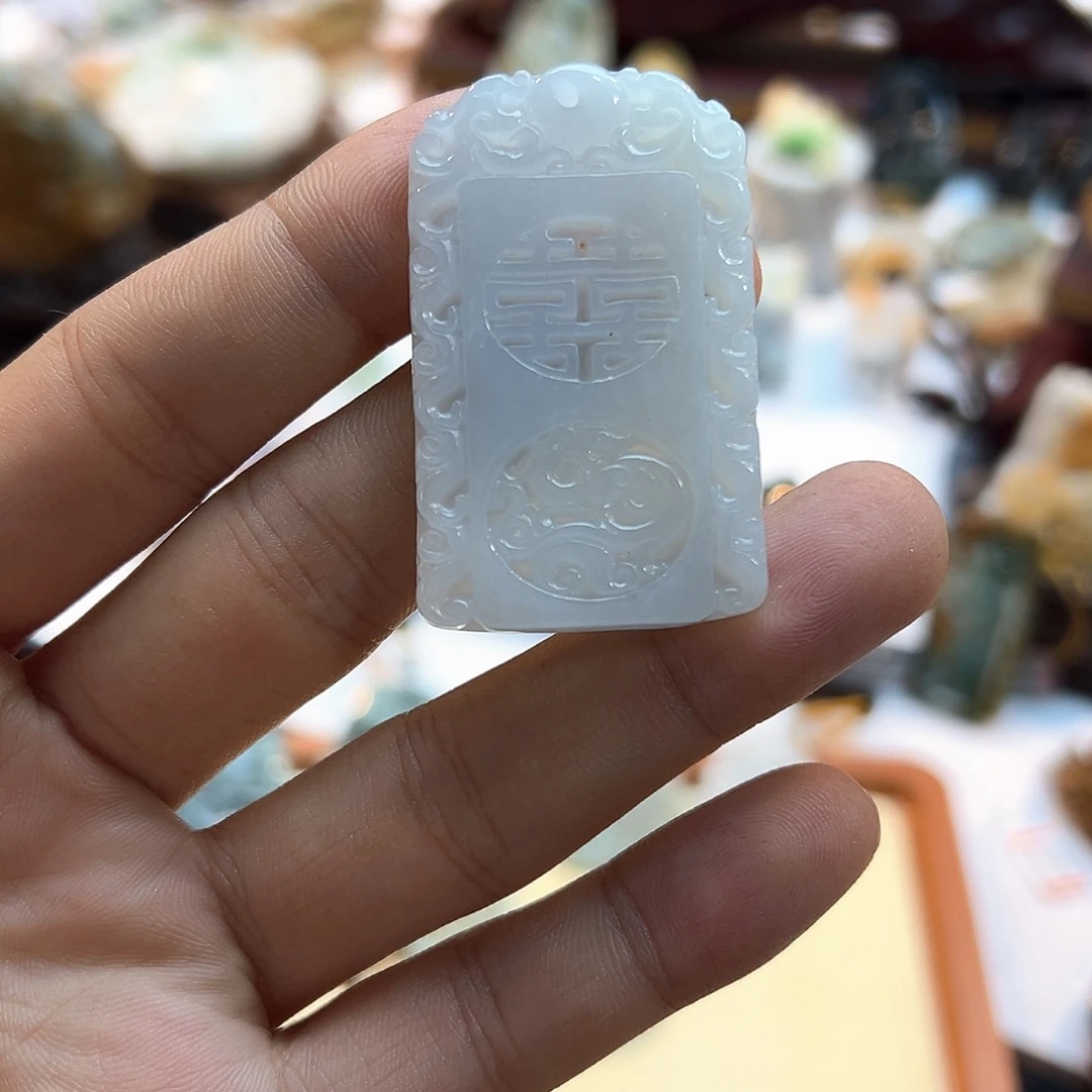 翡翠未镶嵌颈饰挂件