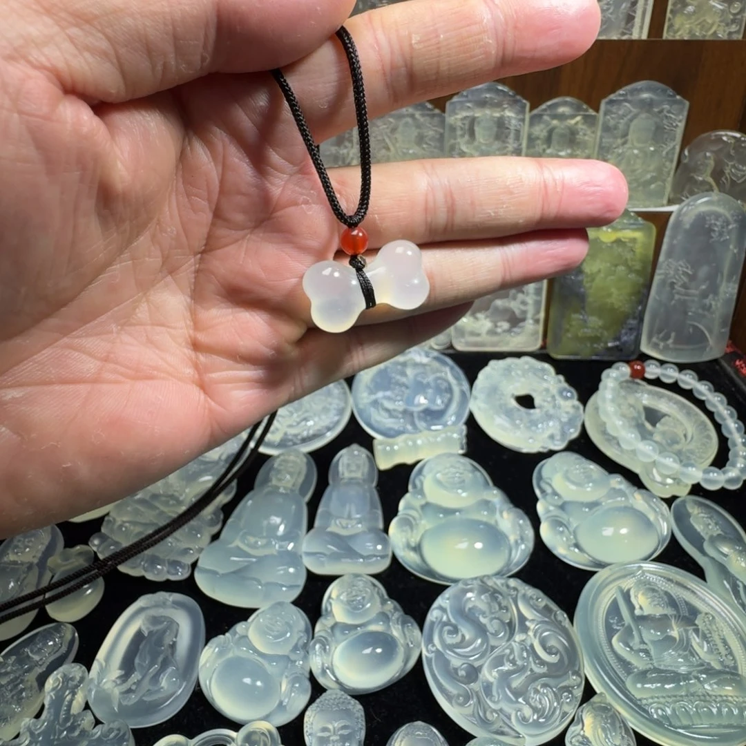 蛇纹石玉未镶嵌颈饰