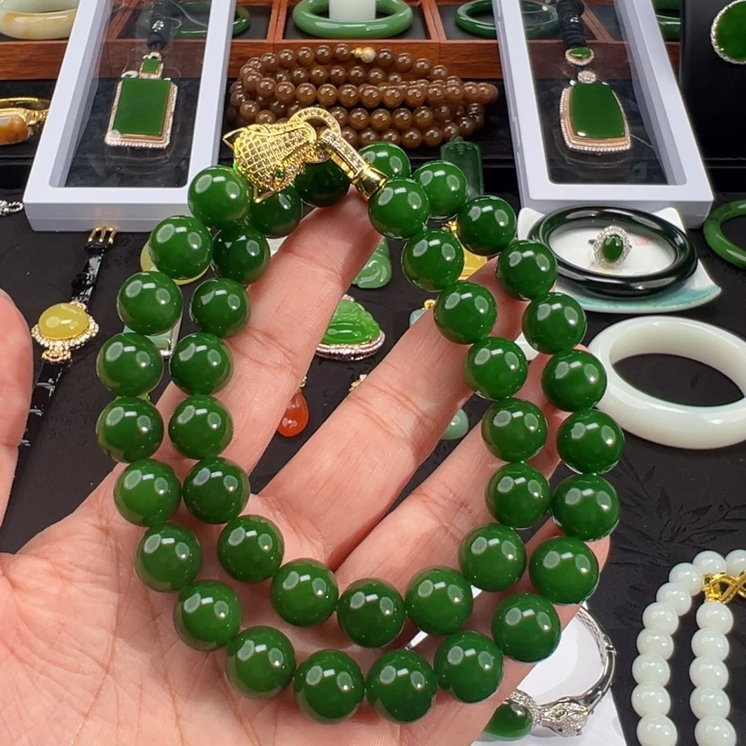 和田玉（碧玉）未镶嵌颈饰老料辣菠菜绿12mm女神项链