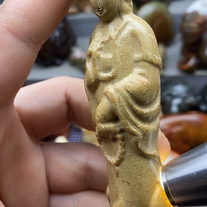 未镶嵌蛇纹石玉颈饰