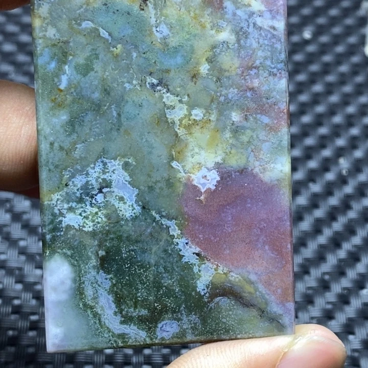 玛瑙/玉髓颈饰未镶嵌董***庄