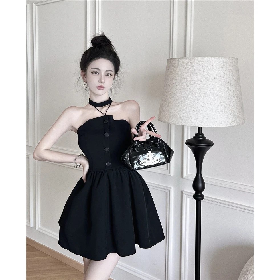 轻奢设计感单肩吊带甜酷辣妹小黑裙黑色抹胸a字裙显瘦短裙网红款