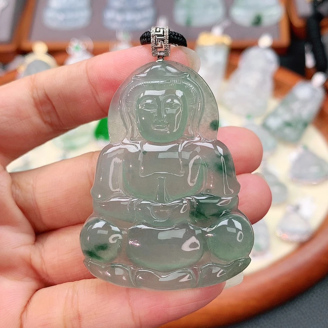 颈饰18K金镶嵌翡翠观音