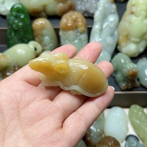 和田玉未镶嵌颈饰?****j