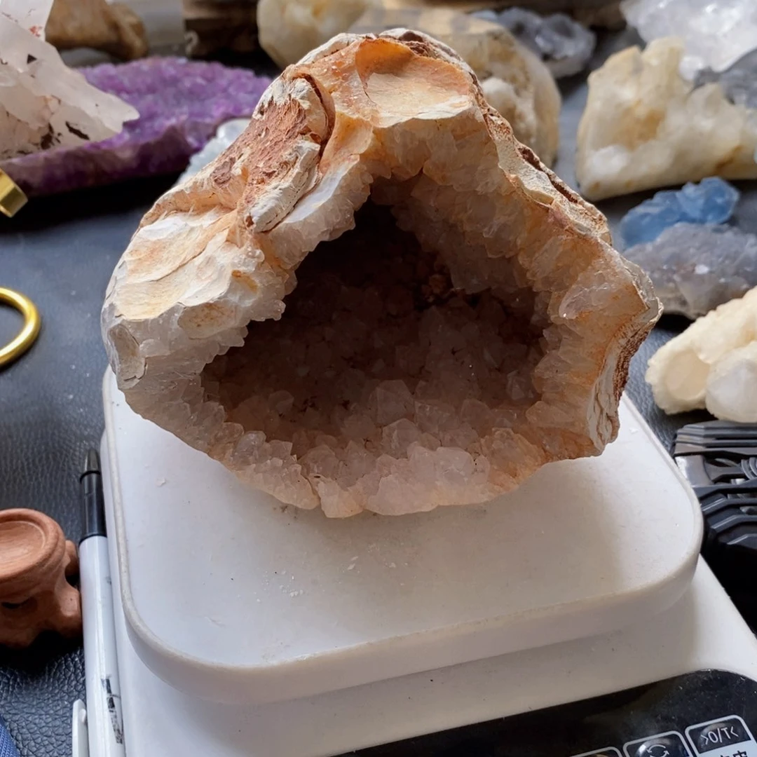 天然水晶洞摆件未镶嵌水晶知*