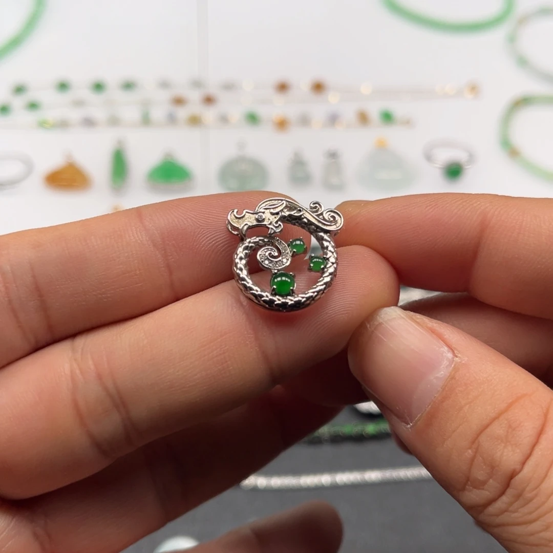 翡翠银S925镶嵌颈饰福利