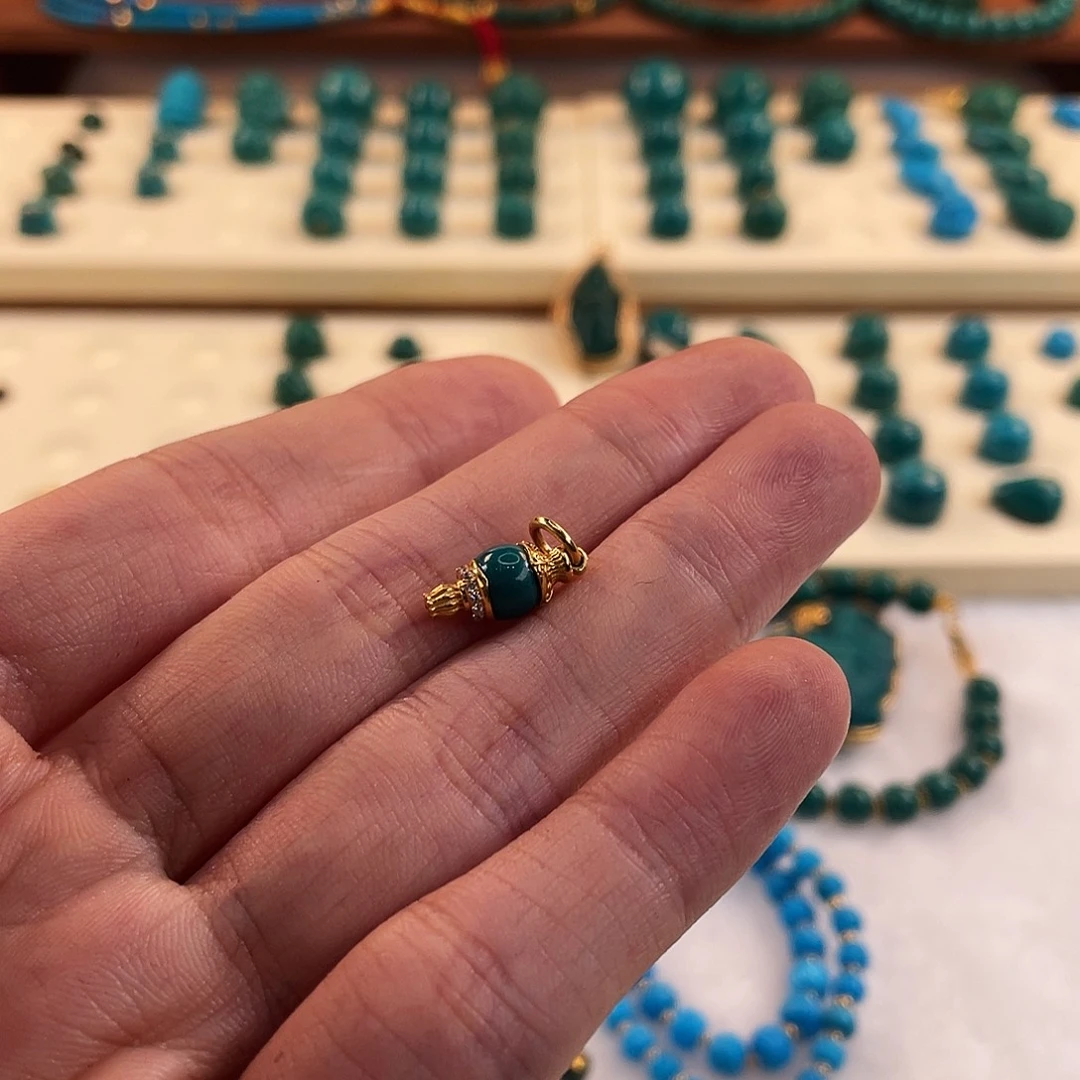 我***瓜绿松石足金镶嵌颈饰