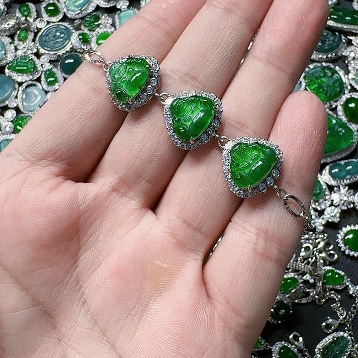 翡翠颈饰未镶嵌天然A货翡翠放漏