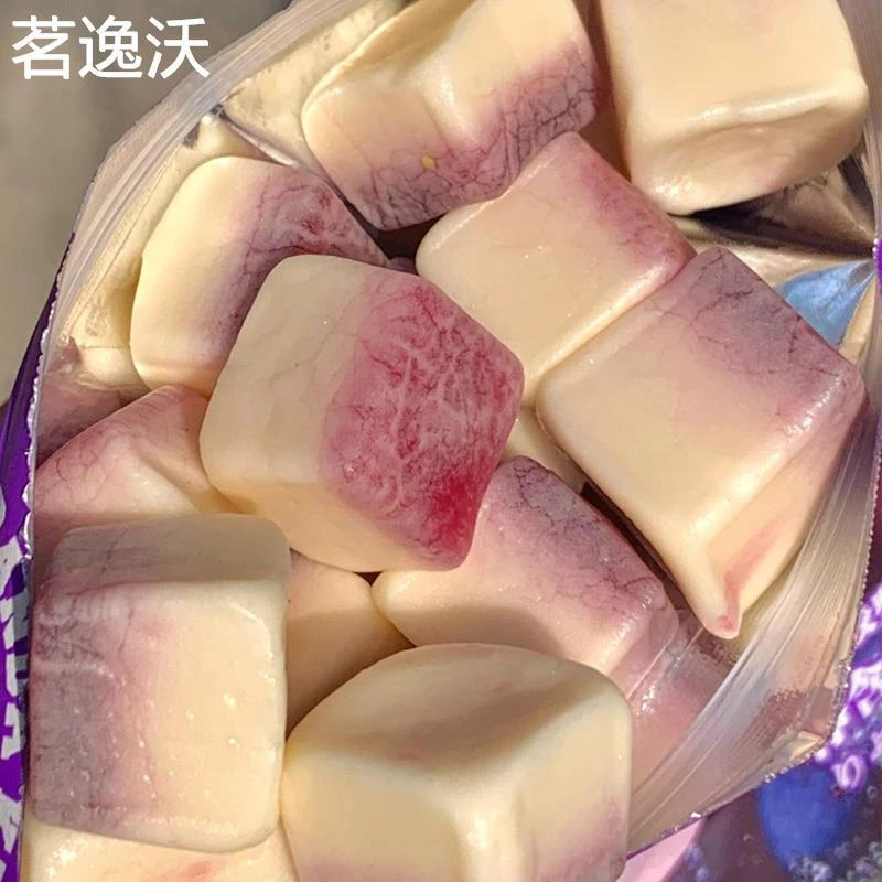 哞妮葡萄夹心软糖白桃味草莓混合什锦果汁糖果高颜值网红爆浆软糖