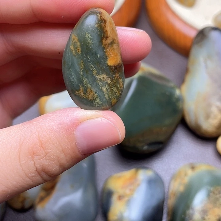 和田玉未镶嵌颈饰5