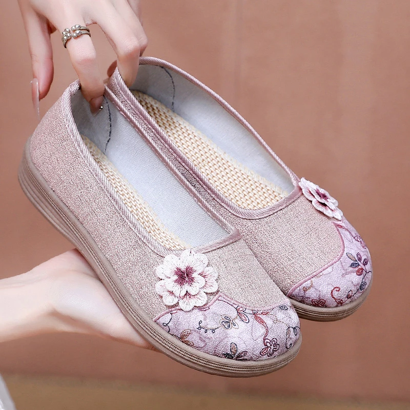 老北京布鞋防滑耐磨舒适轻便一脚蹬软底绣花鞋妈妈单鞋中老年女鞋