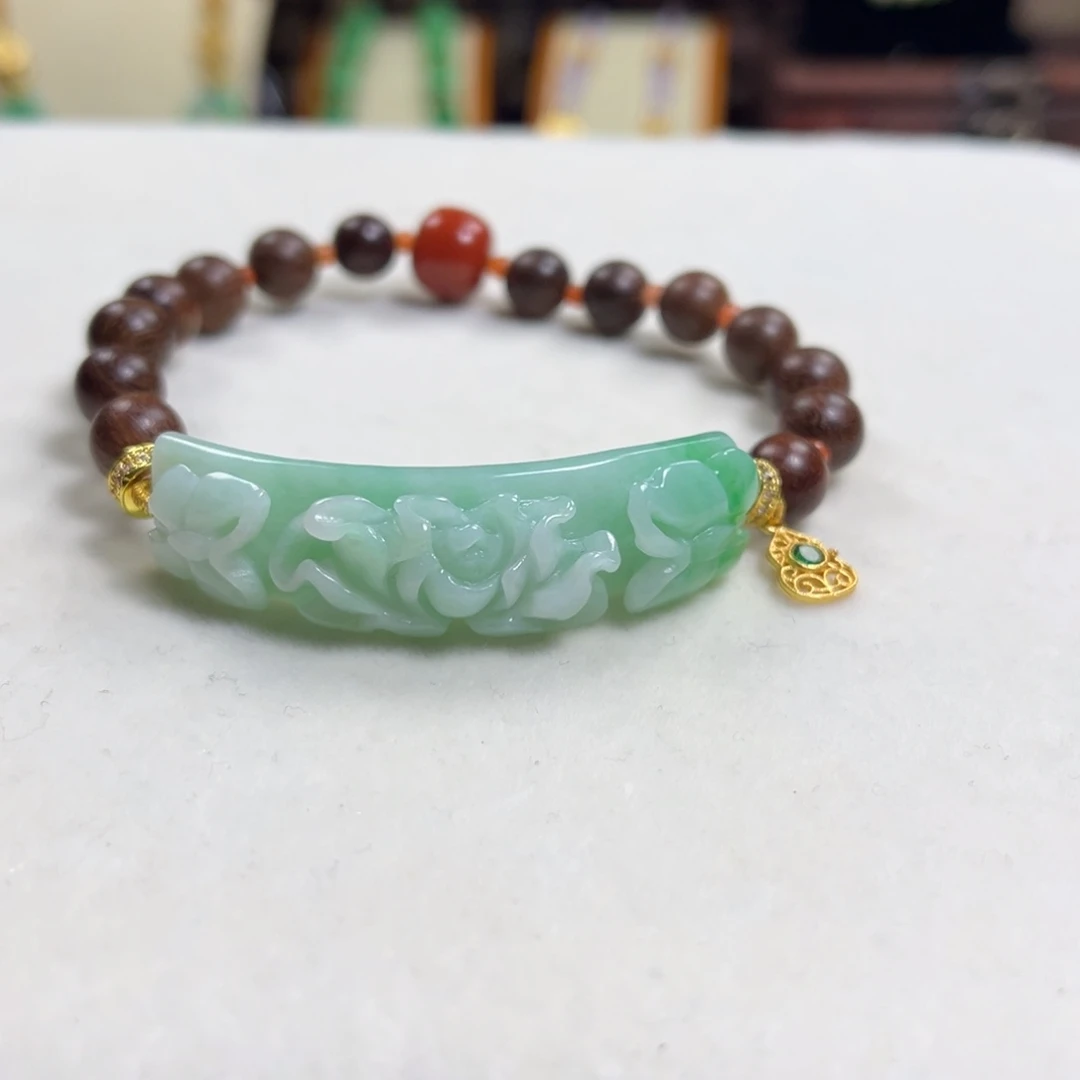 翡翠未镶嵌颈饰天然翡翠手牌