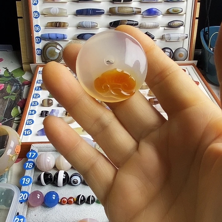 秋***可玛瑙/玉髓未镶嵌颈饰