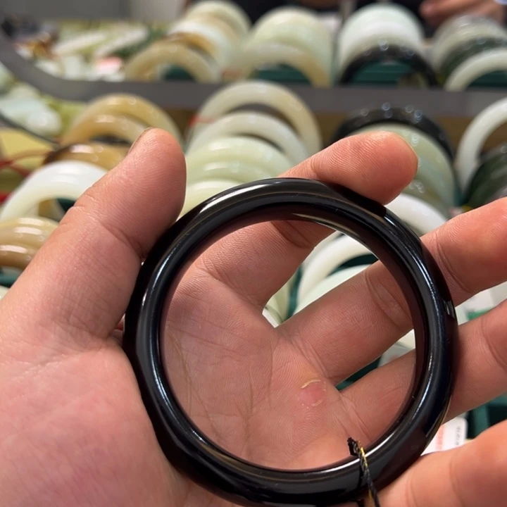 和田玉未镶嵌手镯和田玉手镯卡61.8