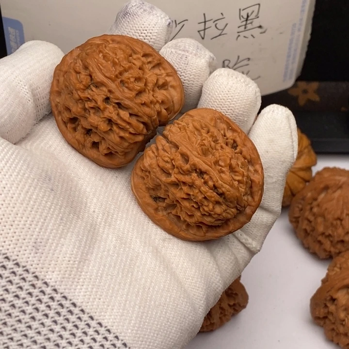 把件文玩核桃球形南疆石40