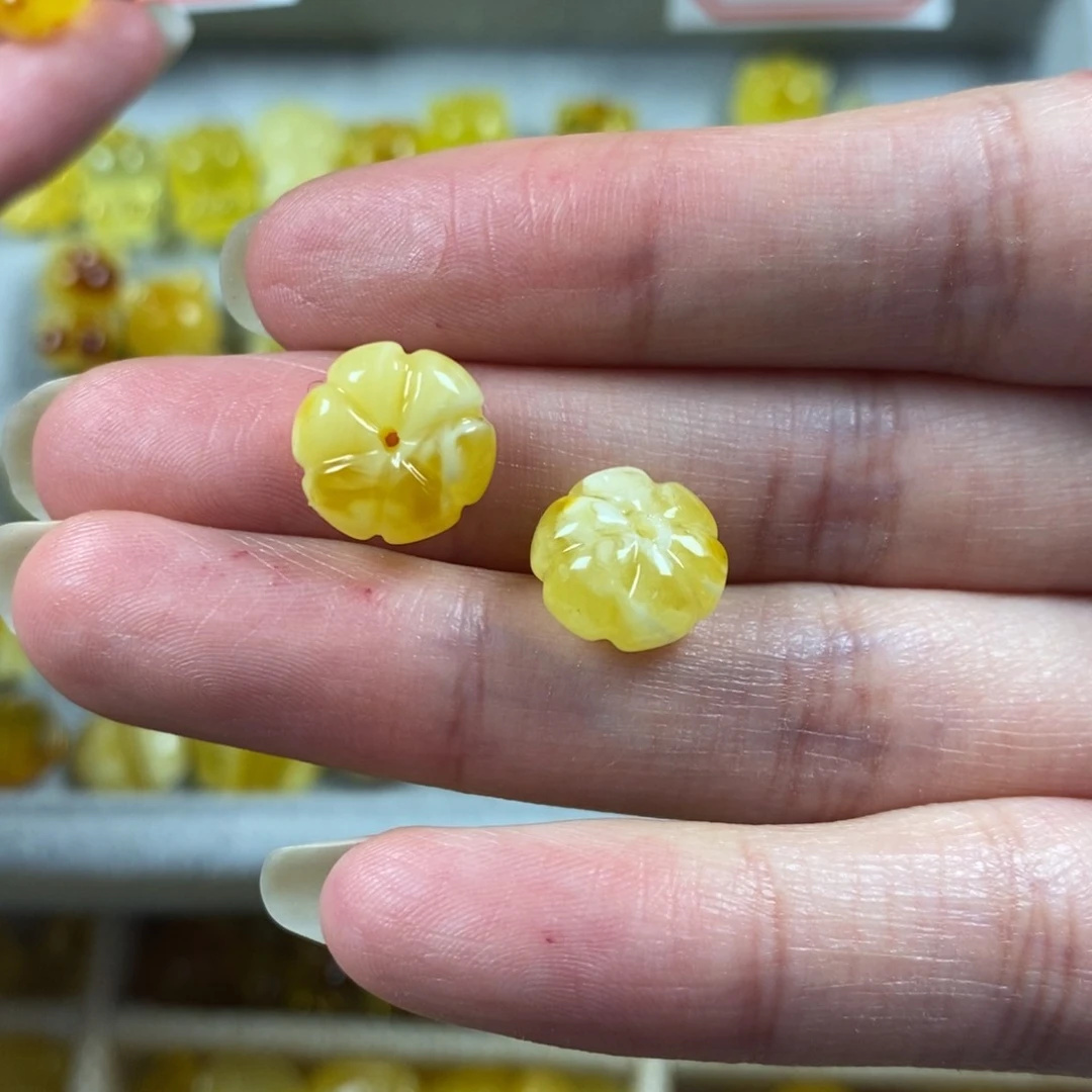 琥珀裸石未镶嵌云**依南瓜2