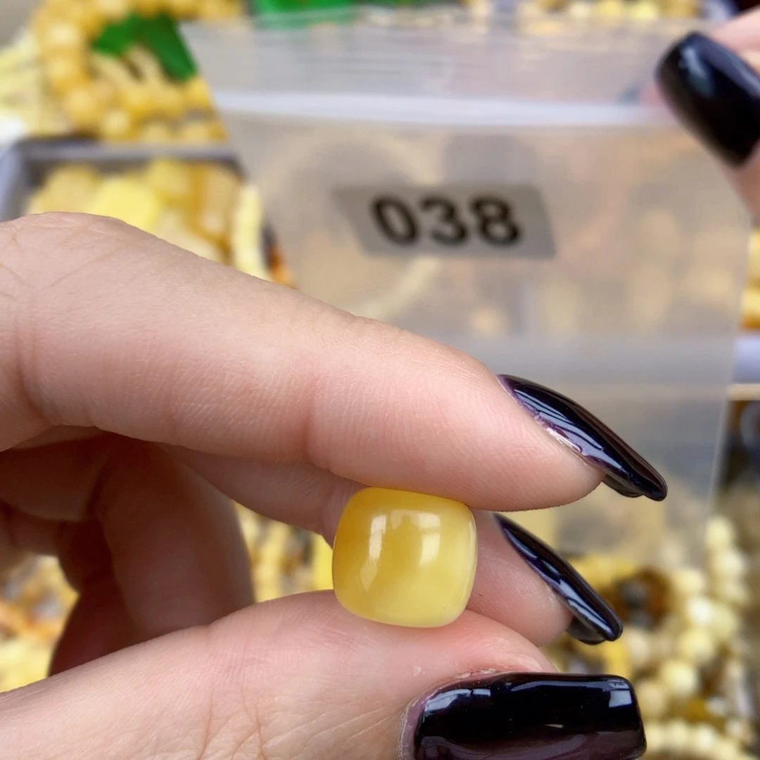 *****琥珀未镶嵌裸石11