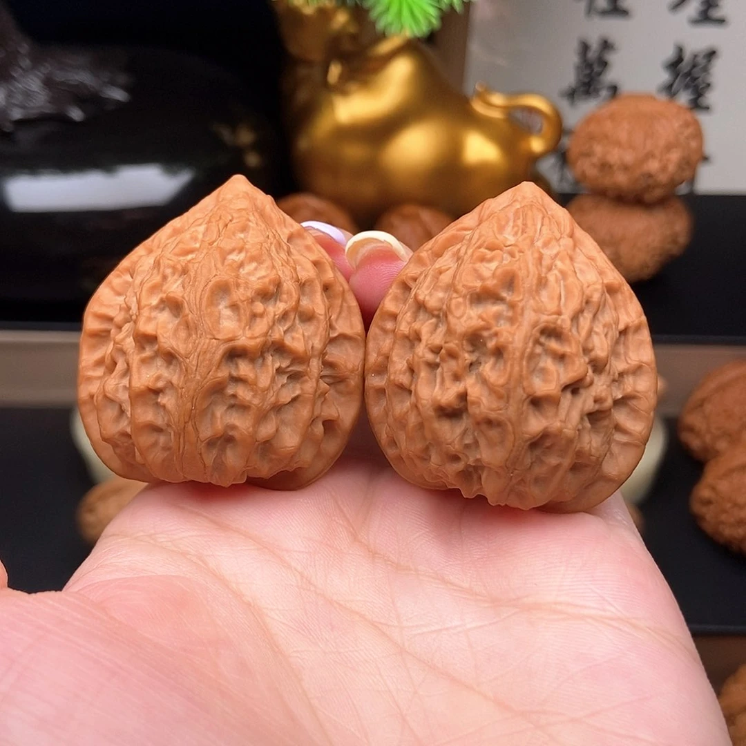 文玩核桃吊坠39金牛