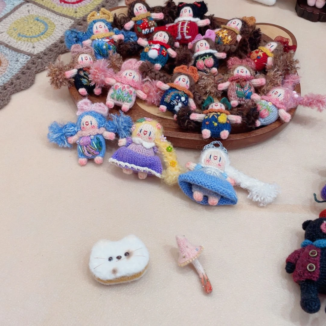 半****毛绒小猫手机挂件蘑菇胸针半透明