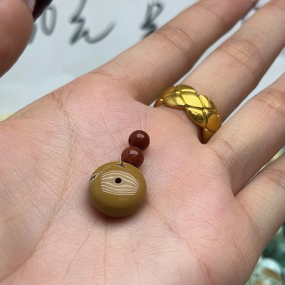 南红玛瑙未镶嵌珠宝奇石