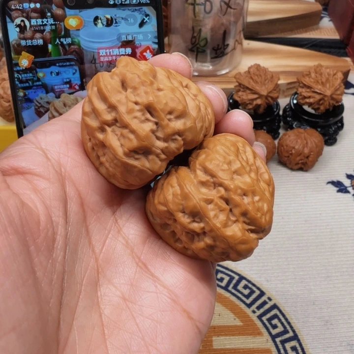 文玩核桃吊坠小黄车