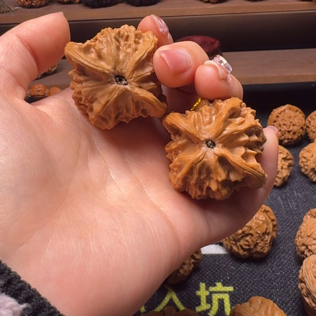 文玩核桃吊坠小***车42图图