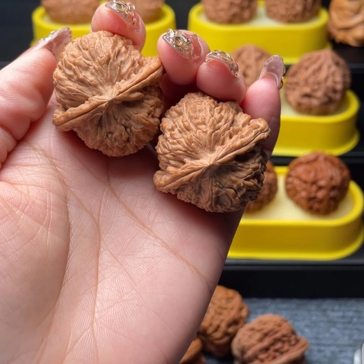 文玩核桃把件三角白