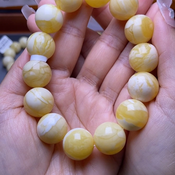 未镶嵌琥珀裸石2