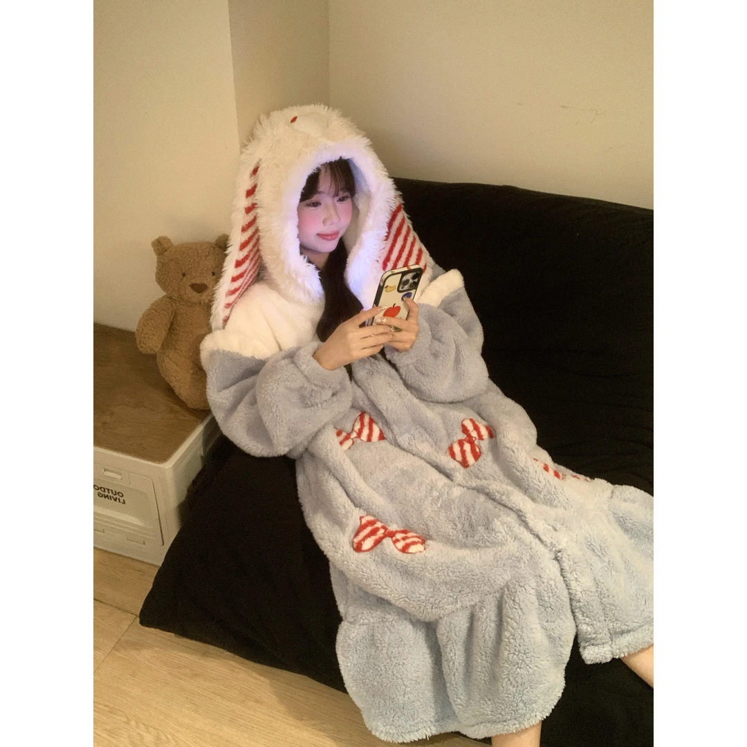 甜美可爱珊瑚绒连帽睡裙女冬季新款蝴蝶结家居服加厚保暖大码睡袍