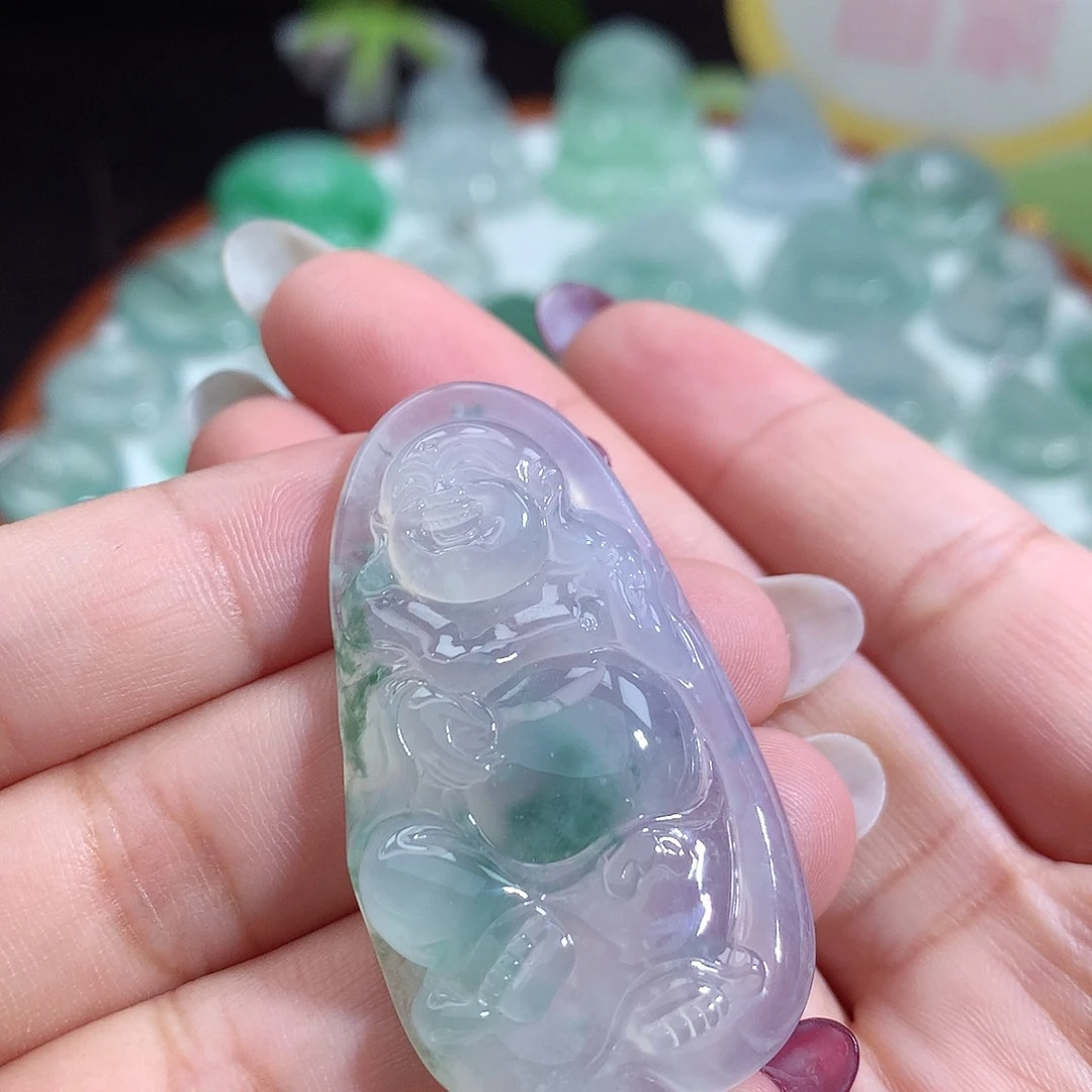 翡翠未镶嵌颈饰佛公