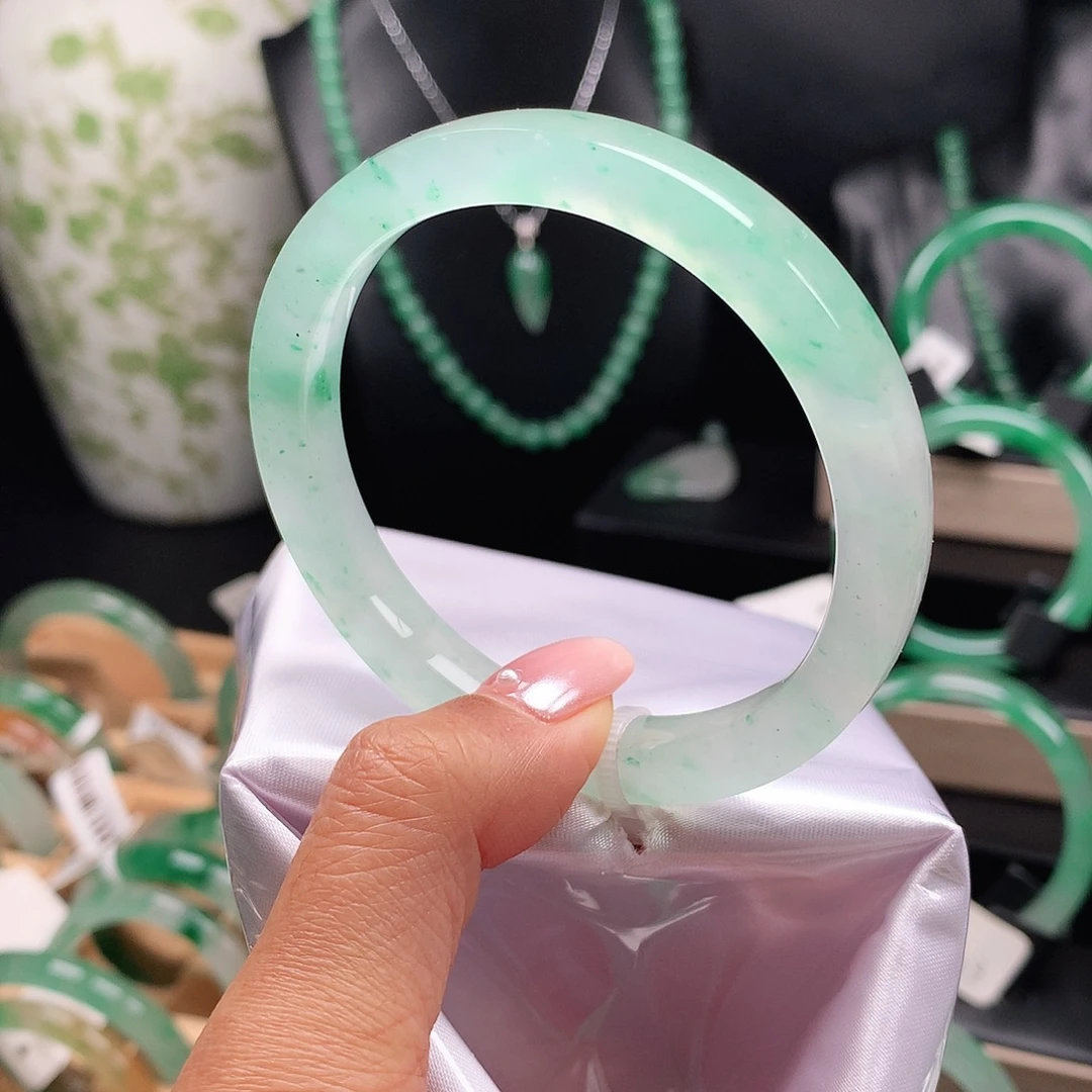 石英质玉未镶嵌手镯56