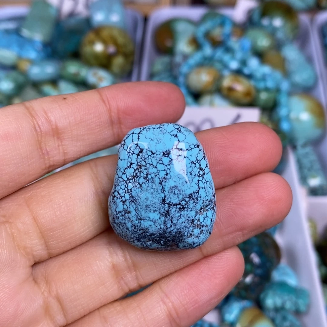 绿松石未镶嵌颈饰